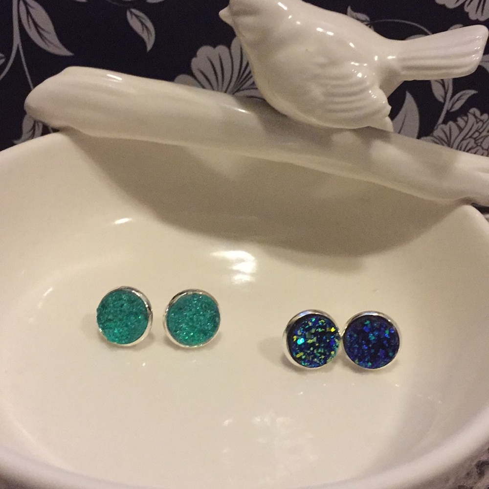 Bundle of two Earrings